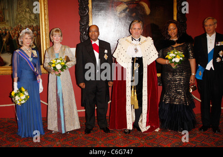 La Duchessa di Gloucester, Jacob Zuma, il Sindaco Nick Anstee, Thobeka Madiba Zuma, il duca di Gloucester il Sindaco Nick Foto Stock