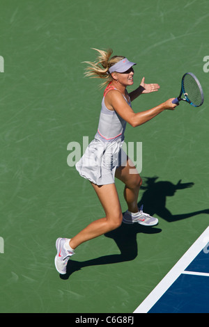 Maria Sharapova (RUS) competono al 2011 US Open di Tennis. Foto Stock