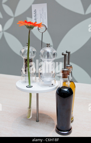 Ristorante HOLYFIELDS UNTEN DEN LINDEN BERLINO GERMANIA Foto Stock