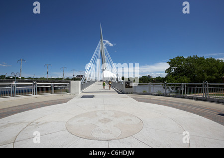 Esplanade riel ponte pedonale le forche Winnipeg Manitoba Canada Foto Stock