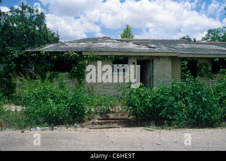 Una casa abbandonata in New Orleans' nono inferiore Ward. Foto Stock