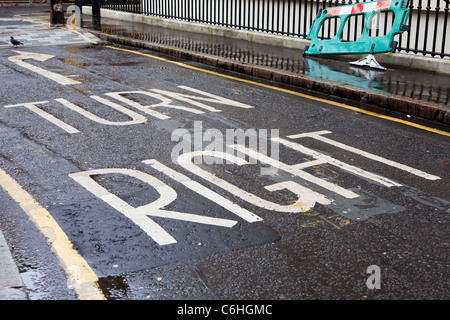 "Girare a destra' direzione strada vicino a Chancery Lane, Londra Foto Stock