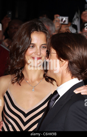 Tom Cruise e Katie Holmes il National Movie Awards 2010 tenutasi presso la Royal Festival Hall Arrivi - Londra, Inghilterra - Foto Stock