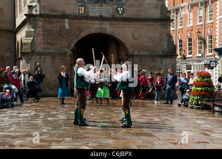 Shrewsbury Morris ballerini, Shrewsbury, Shropshire, Inghilterra. Foto Stock