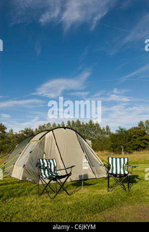 Un Outwell Virginia 5 tenda, si accamparono in un campeggio a Horton in Ribblesdale, North Yorkshire, Inghilterra. Foto Stock