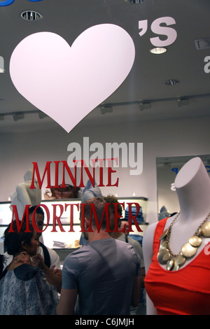 Anteprima di atmosfera di Minnie Mortimer la nuova linea a convogliatore in SoHo di New York City, Stati Uniti d'America - 08.04.10 Foto Stock