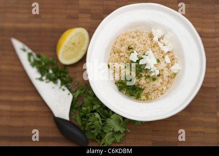 Tabouleh verde con feta Foto Stock