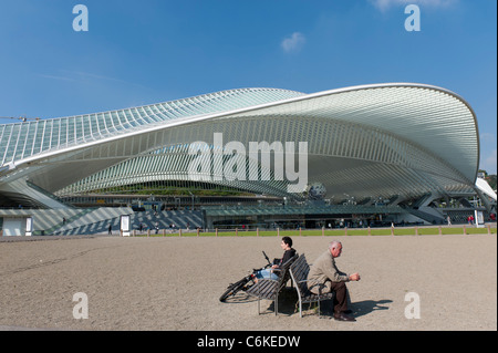 Liège-Guillemins moderna stazione ferroviaria progettata dall'architetto Santiago Calatrava a Liegi in Belgio Foto Stock