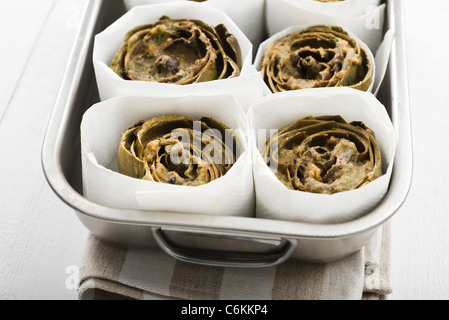 Carciofi con uova e acciughe Foto Stock