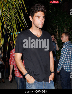 Mark Philippoussis lasciando Voyeur nightclub di Los Angeles, California - 29.07.10 Foto Stock