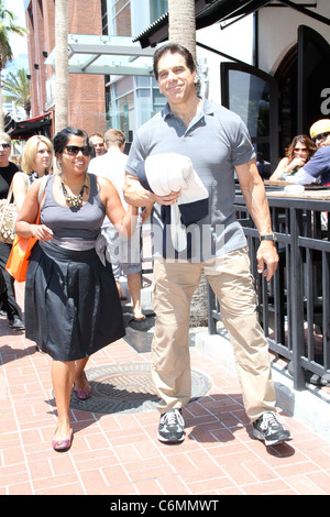 Lou Ferrigno al di fuori dell' Hard Rock Hotel durante il Comic Con - Giorno 3 San Diego California - 24.07.10 Foto Stock