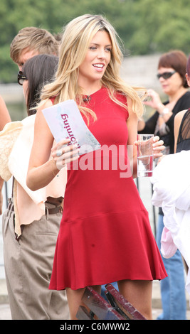 Abigail Clancy, aka Abigail Clancy, aka Abbey Clancy, filmare "Questa mattina' sulla banca del sud al di fuori della ITV Studios di Londra, Foto Stock