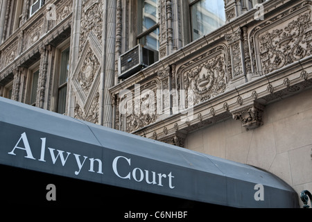 Dettagli architettonici del Alwyn Corte edificio è raffigurato nella Manhattan borough martedì 2 agosto 2011. Foto Stock