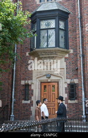 La sede centrale dell'Chabad-Lubavitch Hasidic movimento è raffigurato nella Crown Heights sezione di New York Foto Stock