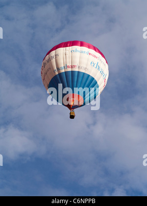 Dh Bristol Balloon Fiesta CLIFTON BRISTOL Sky Balloon Festival volare in mongolfiera ad aria calda in volo regno unito Foto Stock