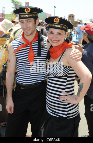 Atmosfera 2010 Mermaid Parade di Coney Island New York City, Stati Uniti d'America - 19.06.10 Ivan Nikolov Foto Stock