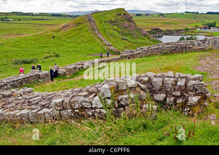 Milecastle 42 del Muro di Adriano rovina romana a Cawfields cava in Northumberland National Park Foto Stock