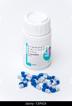 Co-Beneldopa (levodopa/benserazide) capsule per il trattamento del morbo di Parkinson Foto Stock
