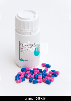 Co-Beneldopa (levodopa/benserazide) capsule per il trattamento del morbo di Parkinson Foto Stock