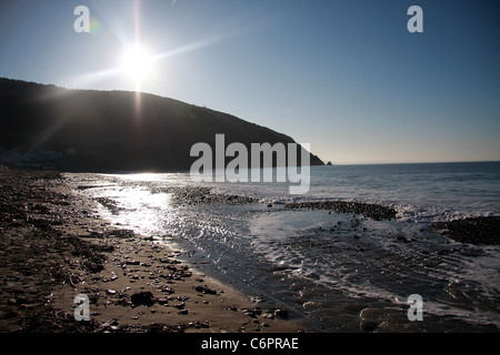 Un inverno mattina sulla spiaggia di Borth, vicino a Aberystwyth, Wales UK Foto Stock