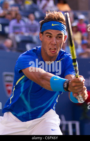 Rafael Nadal (ESP) competono al 2011 US Open di Tennis. Foto Stock