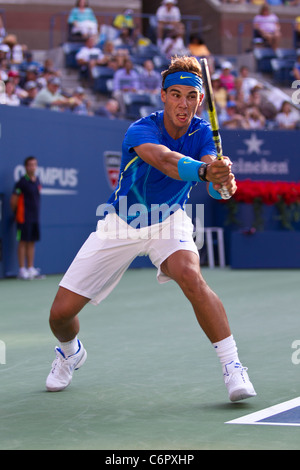 Rafael Nadal (ESP) competono al 2011 US Open di Tennis. Foto Stock