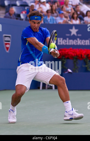 Rafael Nadal (ESP) competono al 2011 US Open di Tennis. Foto Stock