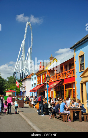 La furtività Ride e ristoranti, amicizia Cove, Thorpe Park Theme Park, Chertsey, Surrey, Regno Unito Inghilterra Foto Stock