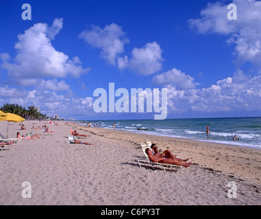 Vista della spiaggia, Fort Lauderdale, Florida, Stati Uniti d'America Foto Stock