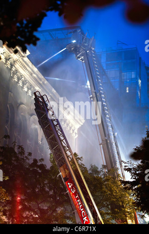 I vigili del fuoco vigili del fuoco Fire Upper East Side Fire 7/22/11 Foto Stock