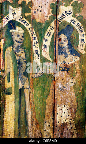 Sparham, Norfolk, Rood Screen, danza di morte, Testo su scorre dal libro di Giobbe schermate inglese chiese Chiesa Inghilterra REGNO UNITO Foto Stock