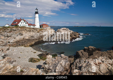 Portland Head Lighthouse, a Portland, Maine, è stato istituito nel1791, è il più antico faro del Maine. Foto Stock