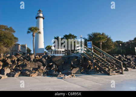 San Simon's Island Lighthouse su St Simon dell isola al largo della costa della Georgia. Foto Stock