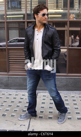 Peter Facinelli lasciando la BBC Radio 1 Studios di Londra - Inghilterra - 26.05.10 Foto Stock