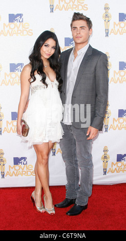 Vanessa Hudgens e Zac Efron 2010 MTV Movie Awards - Gli arrivi presso la Gibson anfiteatro presso gli Universal Studios Universal Foto Stock