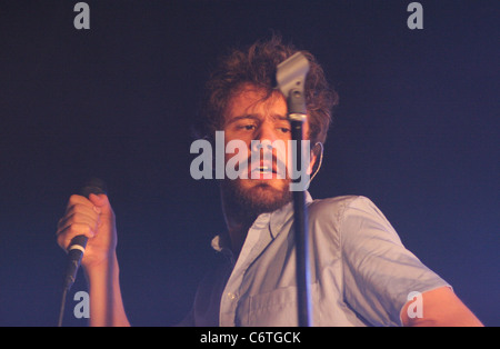 Passione Pit effettuando al Fillmore Miami Beach a Jackie Gleason Theatre di Miami Beach, Florida - 13.06.10 Aruna Gilbert Foto Stock