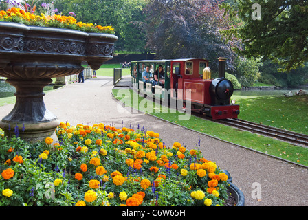 Ferrovia in miniatura, Pavilion Gardens Buxton Foto Stock