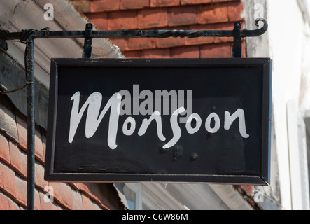 Monsoon negozio di abbigliamento segno High Street insegne dei negozi REGNO UNITO Foto Stock