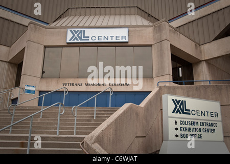 XL Center Arena è raffigurato a Hartford, Connecticut, sabato 6 agosto 2011. Foto Stock