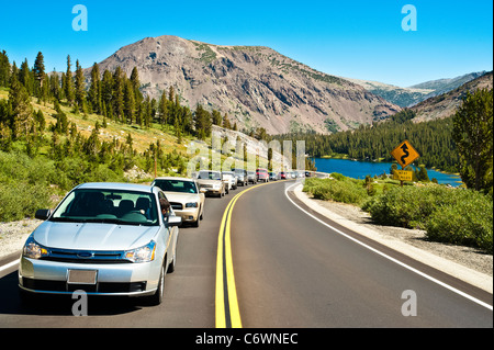 Un giorno molto affollato di turisti che arrivano nel parco. Foto Stock