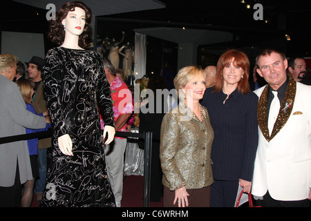 Firenze Henderson , Stefanie poteri, e Randy McLaughlin TV di mamma Pre-Mother host il giorno del ricevimento per JERAN Design Graffiti Foto Stock