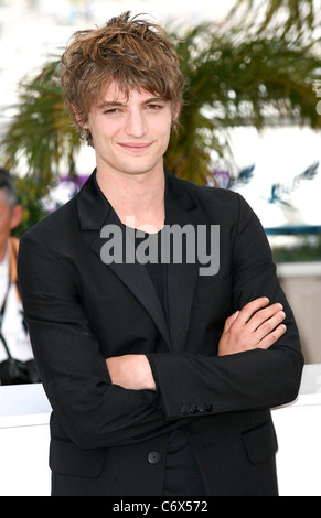 Niels Schneider 2010 Festival Internazionale del Cinema di Cannes - Giorno 4 - 'Les Amours Imaginaires" - photocall Cannes, Francia - Foto Stock