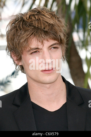 Niels Schneider 2010 Festival Internazionale del Cinema di Cannes - Giorno 4 - 'Les Amours Imaginaires" - photocall Cannes, Francia - Foto Stock