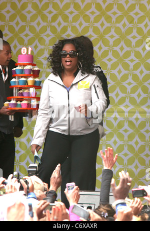 Oprah Winfrey Oprah Magazine lo celebra il decimo anniversario con il vivere al meglio la vita a piedi la città di New York, Stati Uniti d'America - Foto Stock