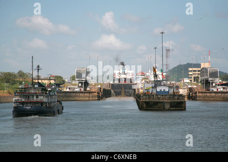 Operazioni del Canale di Panama a Miraflores Locks. Foto Stock