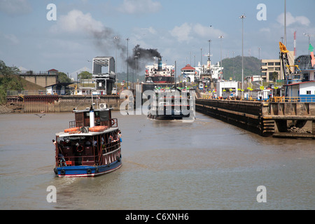 Operazioni del Canale di Panama a Miraflores Locks. Foto Stock