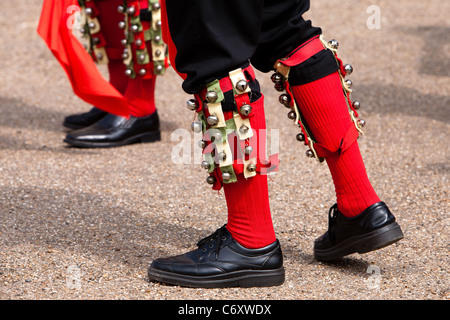 Gambe di Morris ballerini, Thaxted, Essex, Inghilterra, Regno Unito Foto Stock