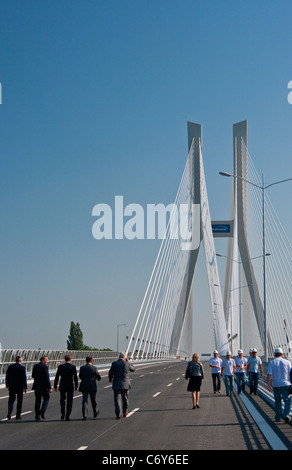 Membri del Governo a nuovo ponte Redzinski, il mondo della quarta più grande cavo alloggiato a ponte di cemento, Oder river, Wroclaw, Polonia Foto Stock