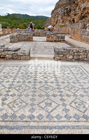 Mosaici in casa della svastica Villa a Conimbriga, romane meglio conservate rovine della città in Portogallo. Foto Stock