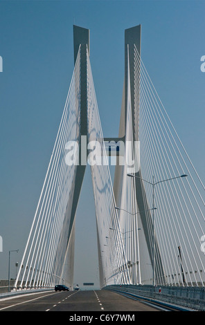 Ponte Redzinski, il mondo della quarta più grande cavo alloggiato a ponte di cemento, oltre il fiume Oder in autostrada Wroclaw in Polonia Foto Stock